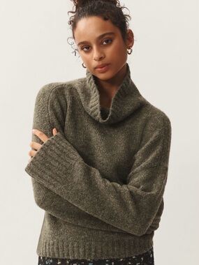 PILCRO The Lennon Wide Sleeve Turtleneck Sweater in Green